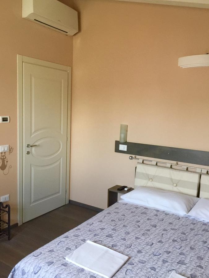 Bba2Passi Bed & Breakfast Marina di Massa Exterior photo
